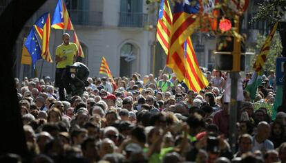 Concentració davant la seu del Departament d'Economia de la Generalitat.