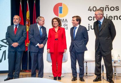 Juan Barranco, José María Álvarez del Manzano, Ana Botella, José Luis Martínez Almeida y Alberto Ruiz-Gallardón celebran el 40º aniversario de Ifema.