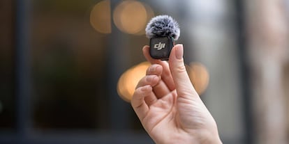 DJI Mic 3 con protección colocada en el micro