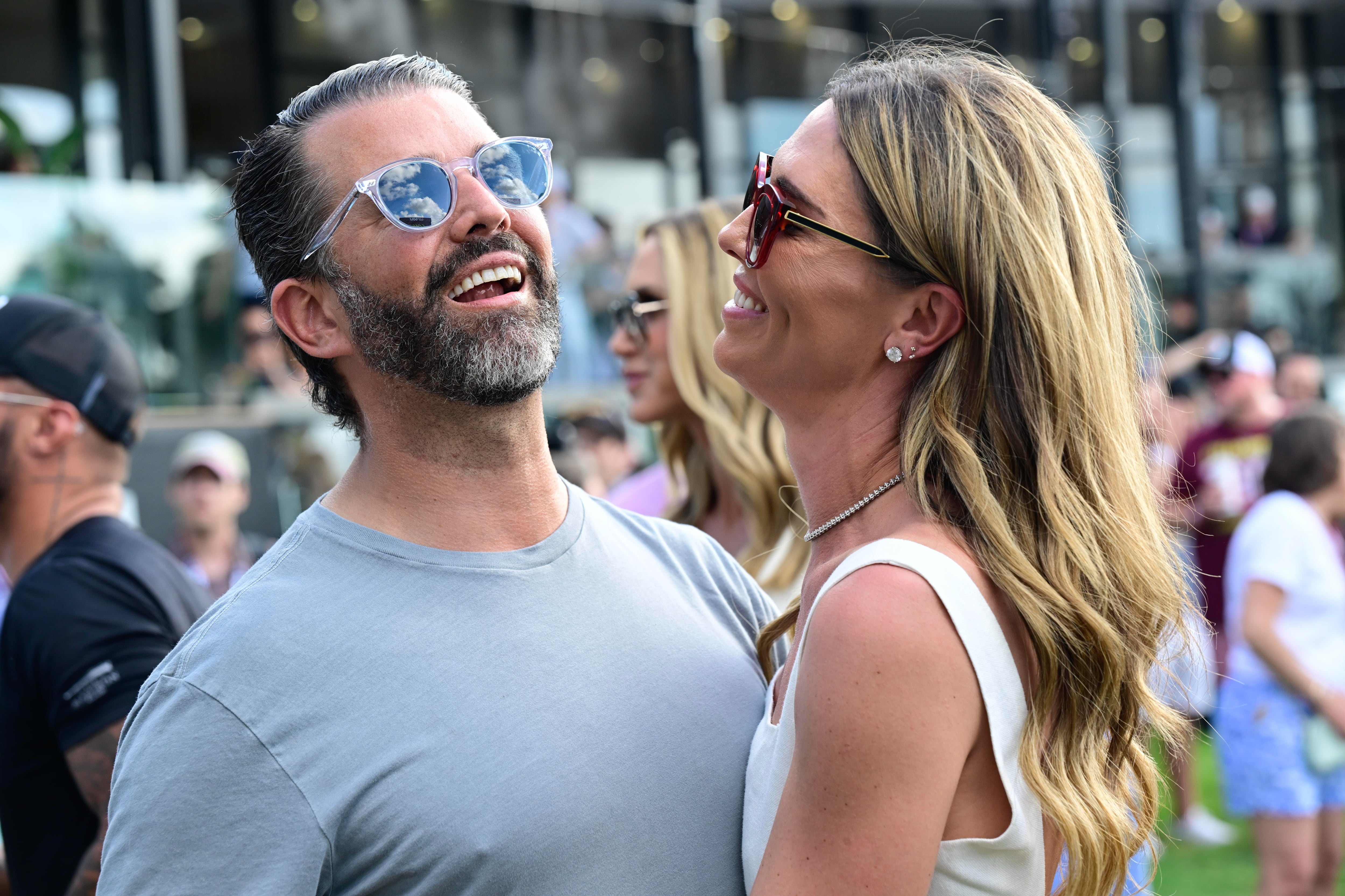 Donald Trump Jr. y Bettina Anderson se casan en las Bahamas sin la presencia del presidente estadounidense