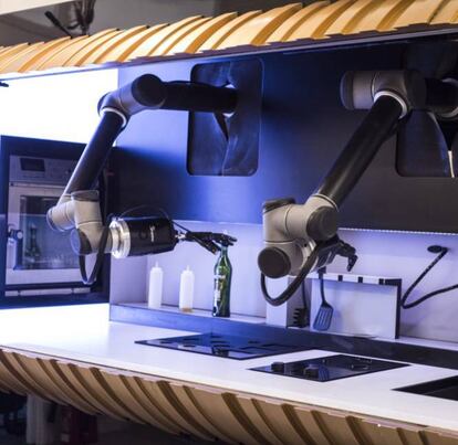 2.000 platos. Ese el inmenso menú que se jacta de poder preparar este robot de cocina. Dos brazos capaces de mezclar ingredientes, poner al fuego sartenes y potas y ultimar la presentación. Se la jugará en este 2017 para convencer de que sus promesas están a la altura de las expectativas. Saldrá a la venta por unos 14.000 euros.