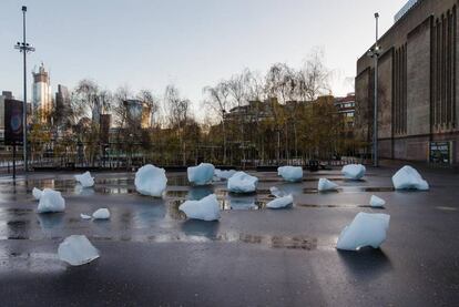 La instalación de Olafur Eliasson 'Ice Watch', en Londres.
