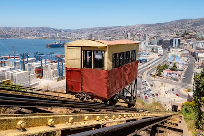 El ascensor Artillería es uno de los 30 ascensores que forman parte de la historia de la ciudad de Valparaíso.