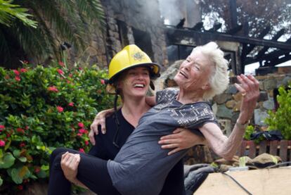 Kate Winslet revive el momento en que rescató a Eve Branson de las llamas en la isla Necker.