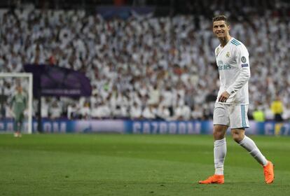 Cristiano Ronaldo se lamenta después del gol del PSG.