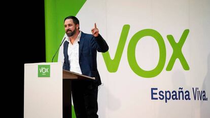 El presidente de Vox, Santiago Abascal, durante su intervención en el acto público que el partido celebra hoy en Teruel.