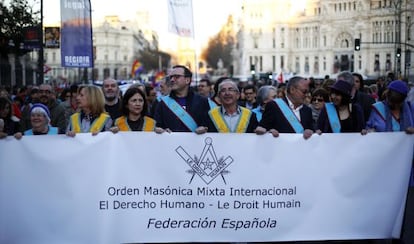 Manifestantes masones el D&iacute;a Internacional de la Mujer