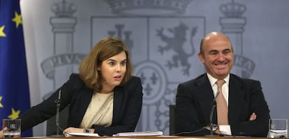 Soraya Sáenz de Santamaría y Luis de Guindos, este viernes.