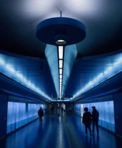 Una galería de la estación de Toledo, proyectada por Óscar Tusquets, en el metro de Nápoles.