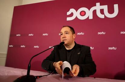 El portavoz de Sortu, Pernando Barrena, en una rueda de prensa reciente.