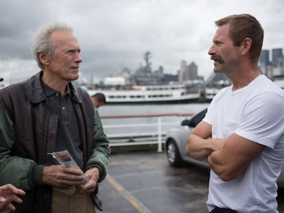 Eastwood y Eckhart durante el rodaje de &#039;Sully&#039;.