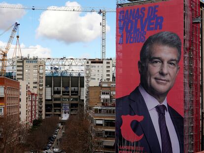 Lona gigante de la candidatura de Joan Laporta a la presidencia del Barça junto al Santiago Bernabéu.