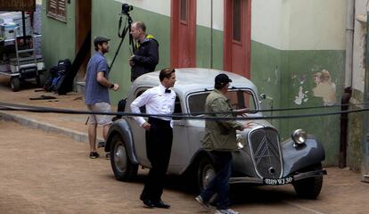 El director estadounidense Robert Zemeckis y Brad Pitt, en un momento del rodaje en la calle Nuñez de la Peña de la capital Gran Canaria.