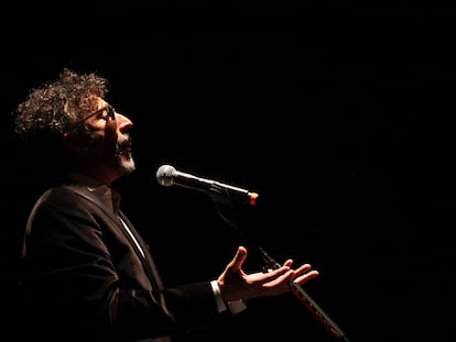 Fito Páez canta durante una presentación en Guadalajara, en 2015.