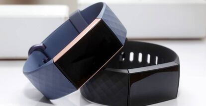 Relojes de la marca Fitbit.