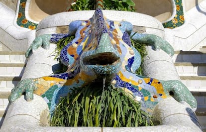 El drag&oacute;n de la zona monumental del parque G&uuml;ell