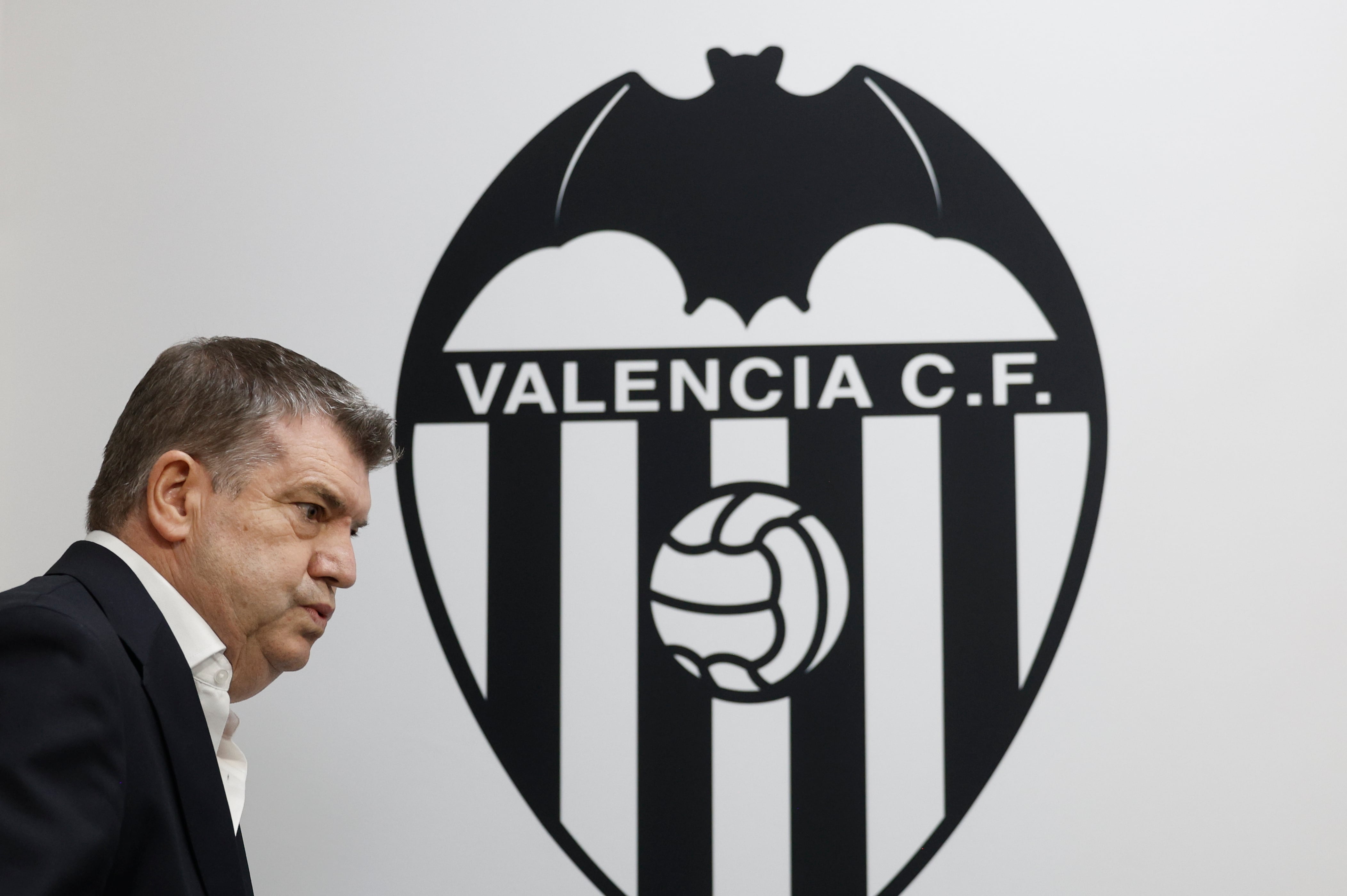El Valencia, en una economía de guerra, fía su futuro al Nuevo Mestalla