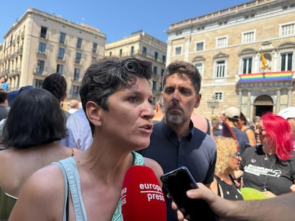La alcaldesa de El Prat de Llobregat (Barcelona), Alba Bou, en la manifestación contra la ampliación del Aeropuerto de Barcelona.