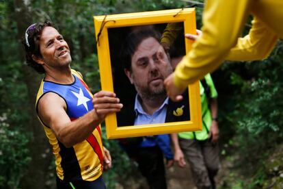 Cadena humana a Montserrat per exigir l'alliberament dels polítics independentistes presos.