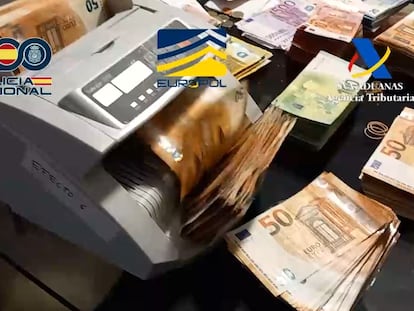 Dinero de la cocaína de la fruta