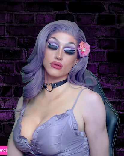 Ben Glover, australiano de 30 años, se convierte en Tealyxo, drag queen y 'streamer' de videojuegos cuando se conecta a la popular plataforma Twitch.