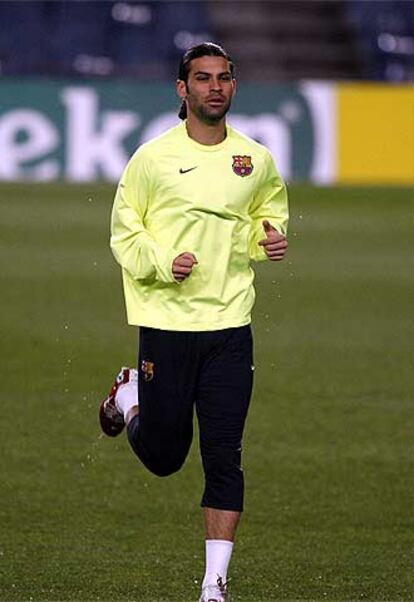 Márquez se ejercita ayer en el Camp Nou.