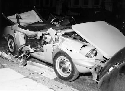 Así quedó el coche donde viajaba Tara Browne cuando murió en un accidente el 18 de diciembre de 1966. 