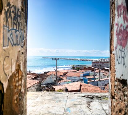 Vista da comunidade do Titanzinho pelo Farol Velho.