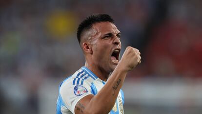 Lautaro Martínez festeja en el estadio MetLife, el martes por la noche.