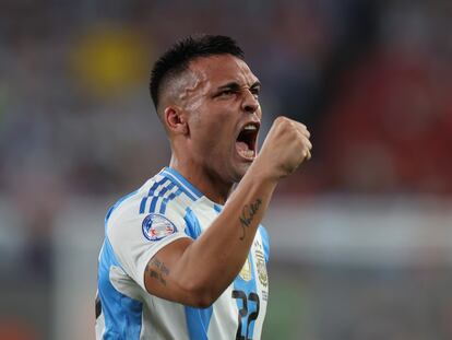 Lautaro Martínez festeja en el estadio MetLife, el martes por la noche.