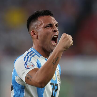 Lautaro Martínez festeja en el estadio MetLife, el martes por la noche.