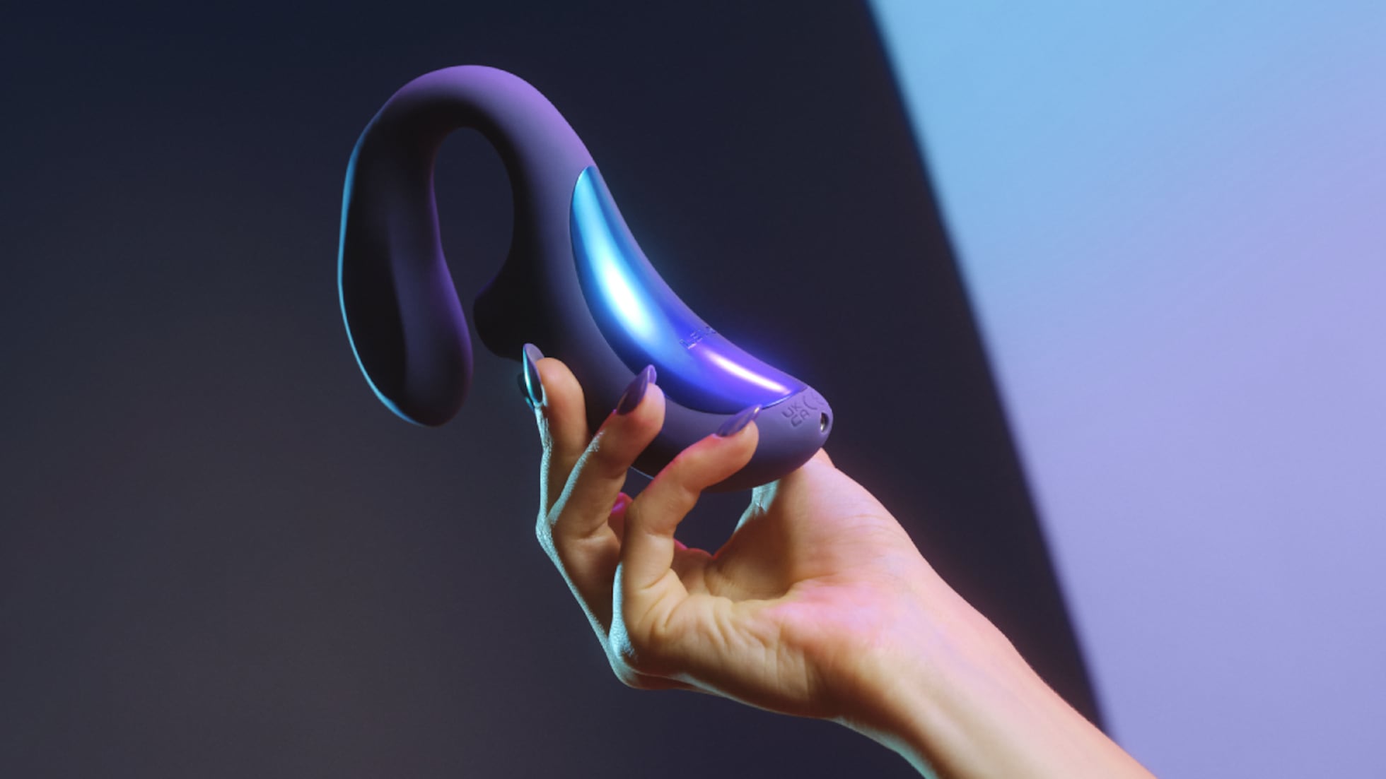 A vibrator with artificial intelligence and another with 32 modes