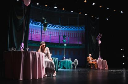 Escena de 'El encanto de una hora', en el Teatro Español de Madrid.