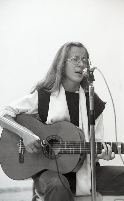 '1977. Concierto de Rosa León'.