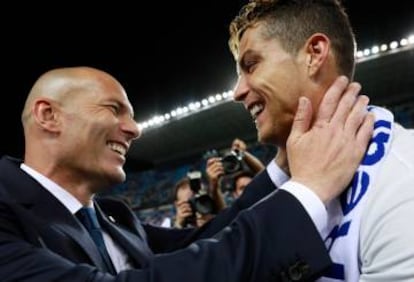 Zidane y Cristiano, tras ganar la Liga.