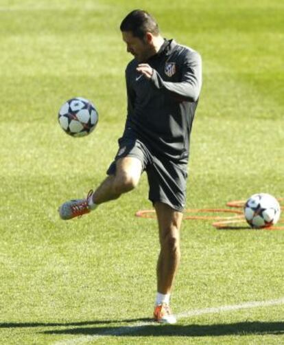 Simeone durante el entrenamiento previo a la vuelta de octavos.