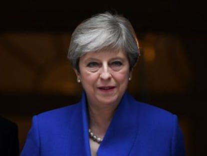 Los diez escaños del DUP permitirían seguir en Downing Street a una primera ministra que pierde la mayoría absoluta días antes de la negociación del Brexit