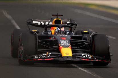 El piloto holandés de Red Bull Racing, Max Verstappen, durante la clasificación del GP de Australia de F1 2023 en el circuito de Albert Park en Melbourne