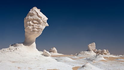 Formaciones de roca caliza en el Desierto Blanco (Egipto).