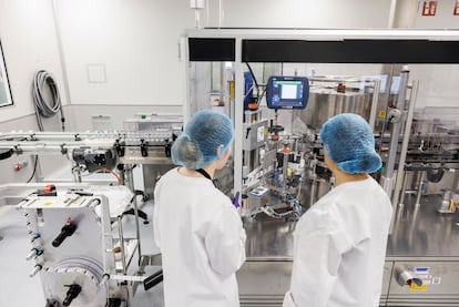 Lilly refuerza su compromiso con España con una nueva inversión de 175 millones de dólares (unos 152,25 millones de euros).