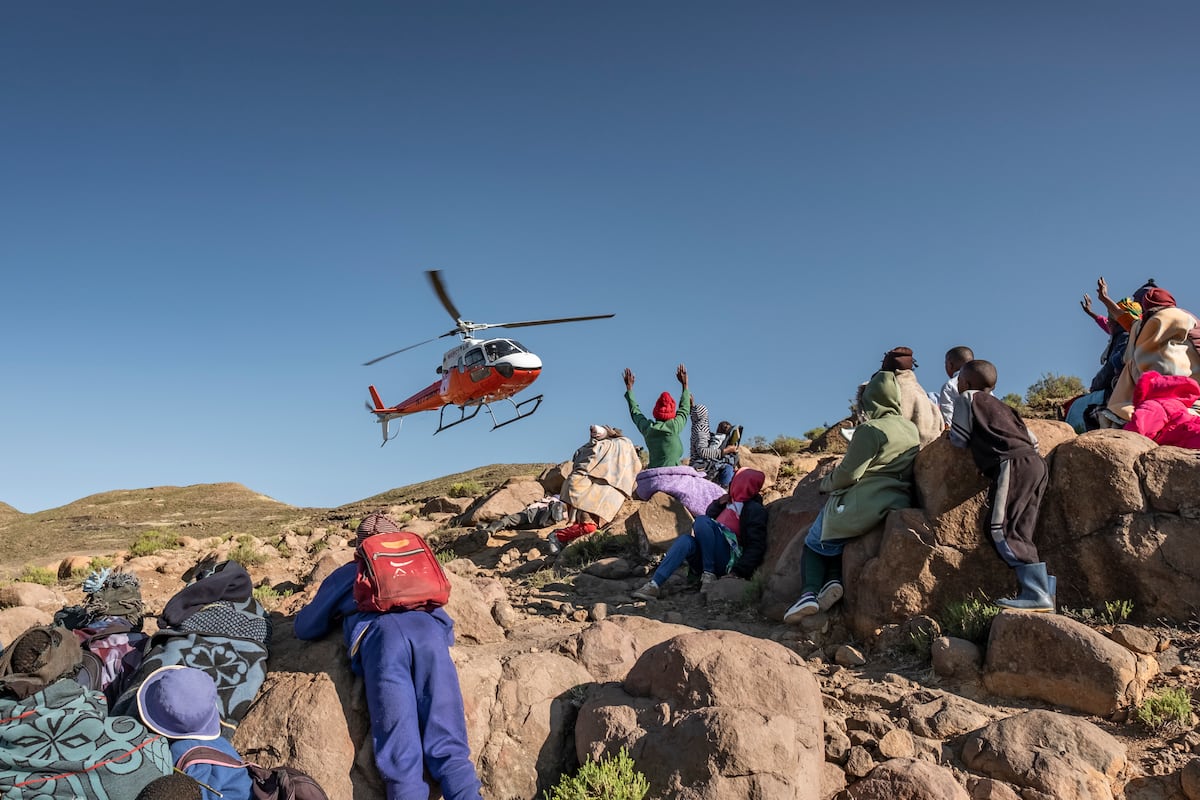 Los médicos que vienen del cielo