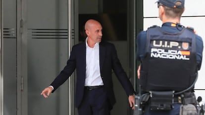 El expresidente de la Real Federación Española de Fútbol (RFEF) Luis Rubiales, tras declarar el pasado septiembre como investigado por presunta agresión sexual y coacciones.