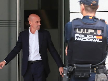 El expresidente de la Real Federación Española de Fútbol (RFEF) Luis Rubiales, tras declarar el pasado septiembre como investigado por presunta agresión sexual y coacciones.