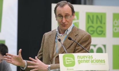 Alfonso Alonso ante las nuevas generaciones del PP de Álava