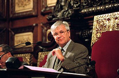 Joan Clos, alcalde de Barcelona, en un pleno del Ayuntamiento.