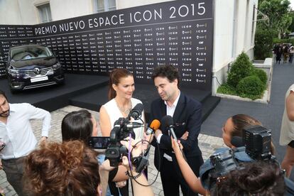 Un momento del 'photocall' con Pepe Rodríguez y Samantha Vallejo-Nágera