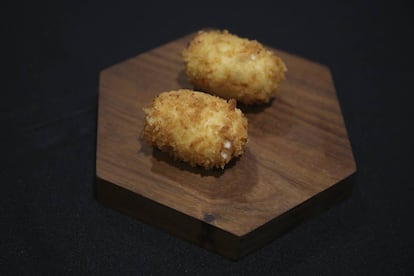 La croqueta de Miguel Carretero, del restaurante Santerra, ganadora del concurso de Madrid Fusión 2022.