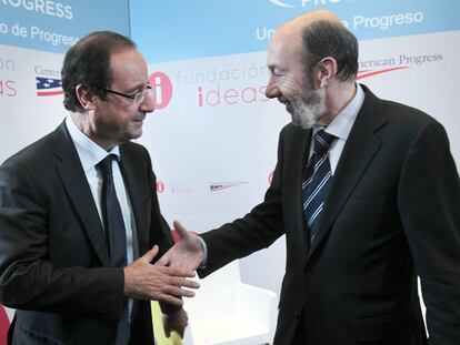 François Hollande y Alfredo Pérez Rubalcaba, en la conferencia Global Progress.