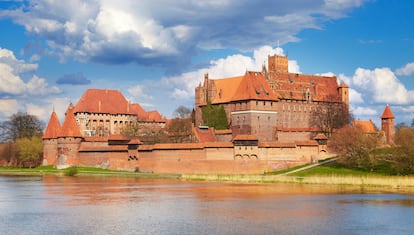 Exterior del castillo de la Orden Teutnica en Malbork, patrimonio mundial de la Unesco.