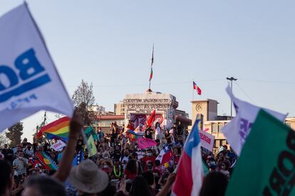 Lula, Pedro Castillo y Cristina Fernández, entre otros, celebran la victoria del joven progresista en Chile.